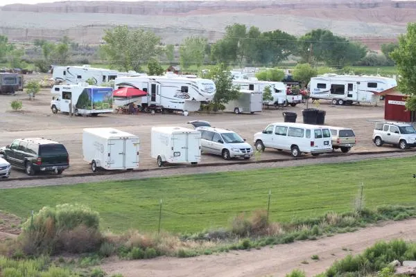 dukes-slickrock-campground-rv-park-hanksville-tn9ma