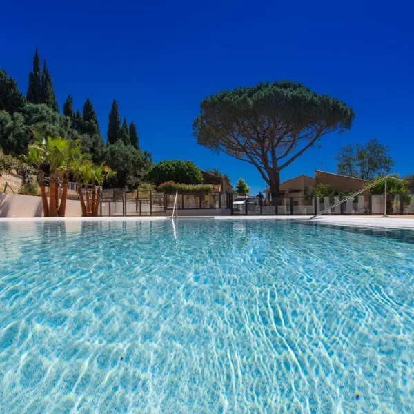 de-berard-domaine-de-miremer-la-garde-freinet-we9hz