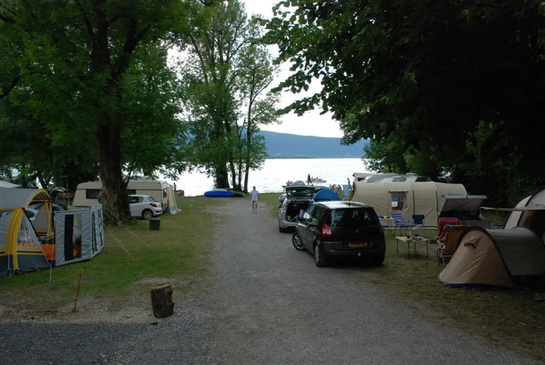 le-lac-talloires-haute-savoie-jfbe8