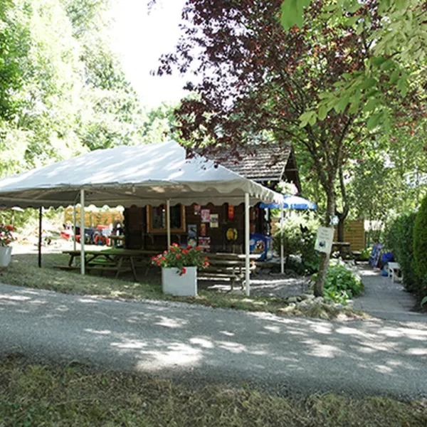 le-lac-talloires-haute-savoie-kyxyo