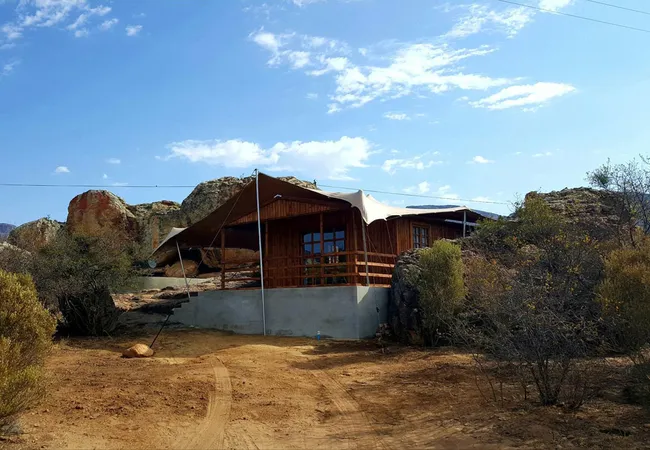 de-pakhuys-glamp-and-camp-clanwilliam-road-clanwilliam-u9rko