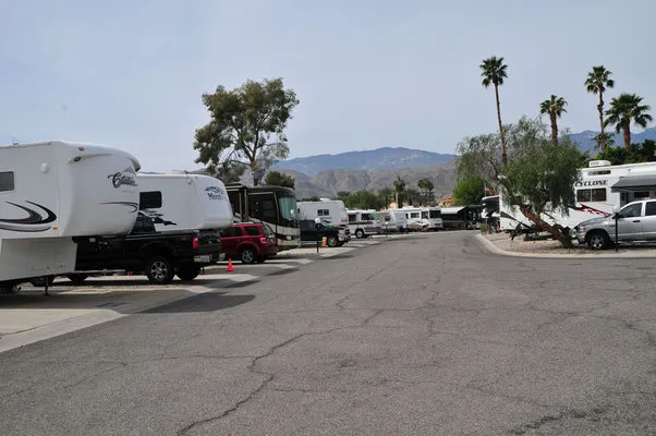 palm-springs-oasis-rv-resort-cathedral-city-uvslp