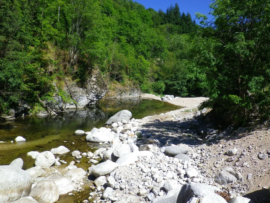 les-rives-de-lardeche-mayres-ardeche-4kxse