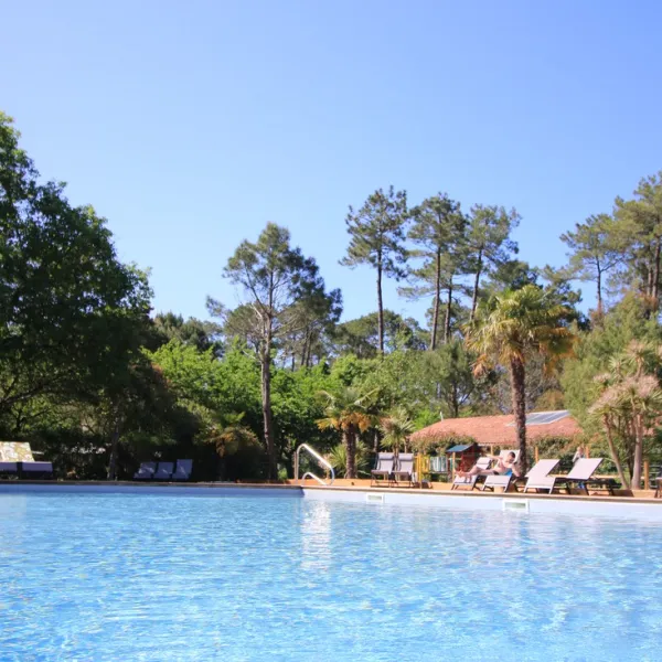 blue-ocean-ondres-plage-o3clf