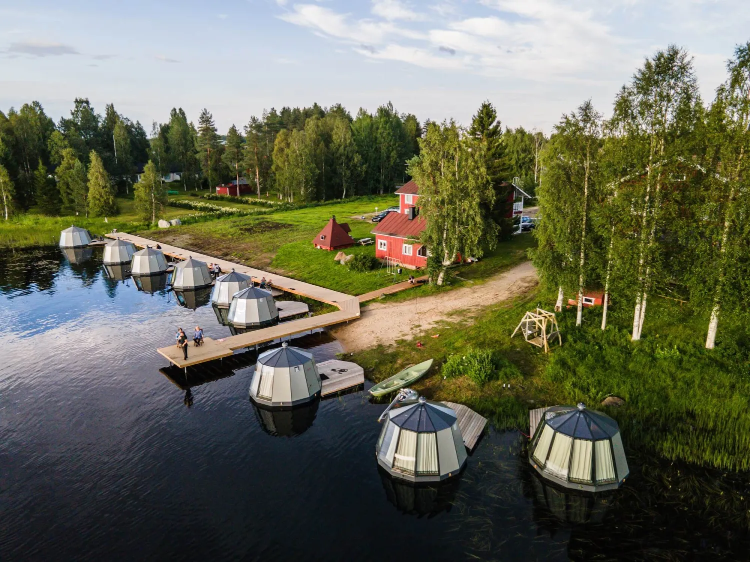 arctic-guesthouse-igloos-ranua-poboc