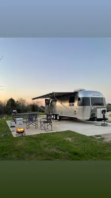 the-range-vintage-trailer-resort-ennis-msp0r