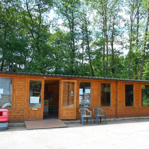 the-green-caravan-park-bishops-castle-a2dgg
