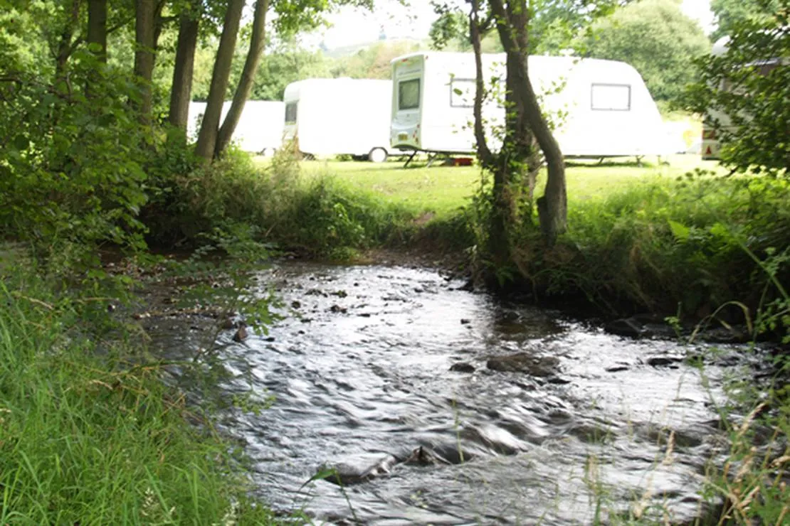 the-green-caravan-park-bishops-castle-foqwm