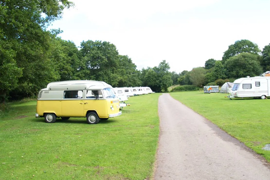 the-green-caravan-park-bishops-castle-q1tdh