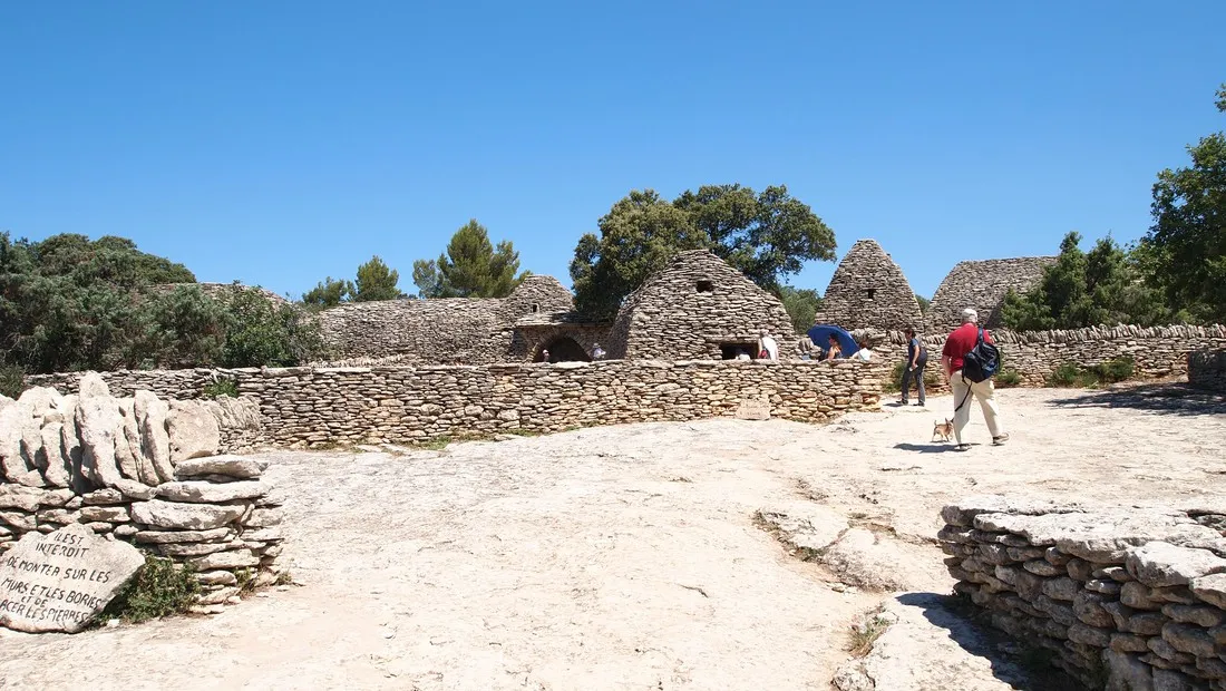 a-la-ferme-du-vieux-chemin-darles-st-remy-de-provence-bouches-du-rhone-yejw6