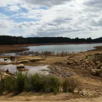 lake-navarino-lakeside-camping-campground-waroona-dmjhz