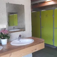 camping-du-caroux-mons-la-trivalle-qigta