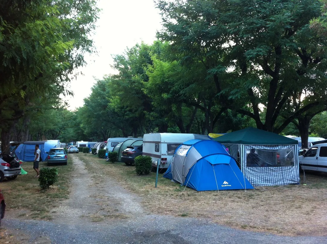 lile-sur-mezelet-vallon-pont-darc-ardeche-dfr7e