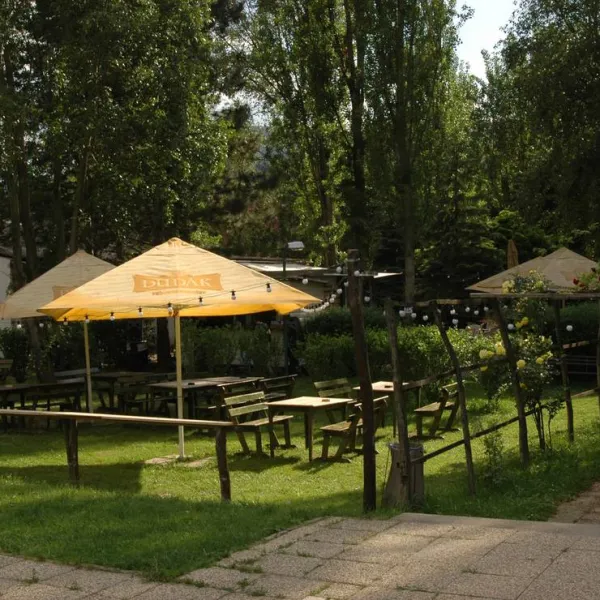 danube-camping-tahitotfalu-x7l94
