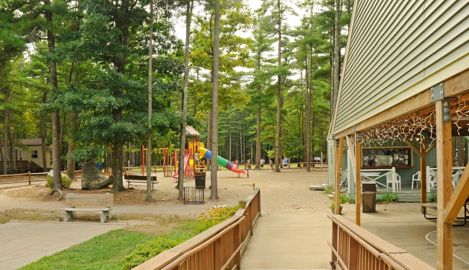 outdoor-world-gateway-to-cape-cod-rochester-u6w0p