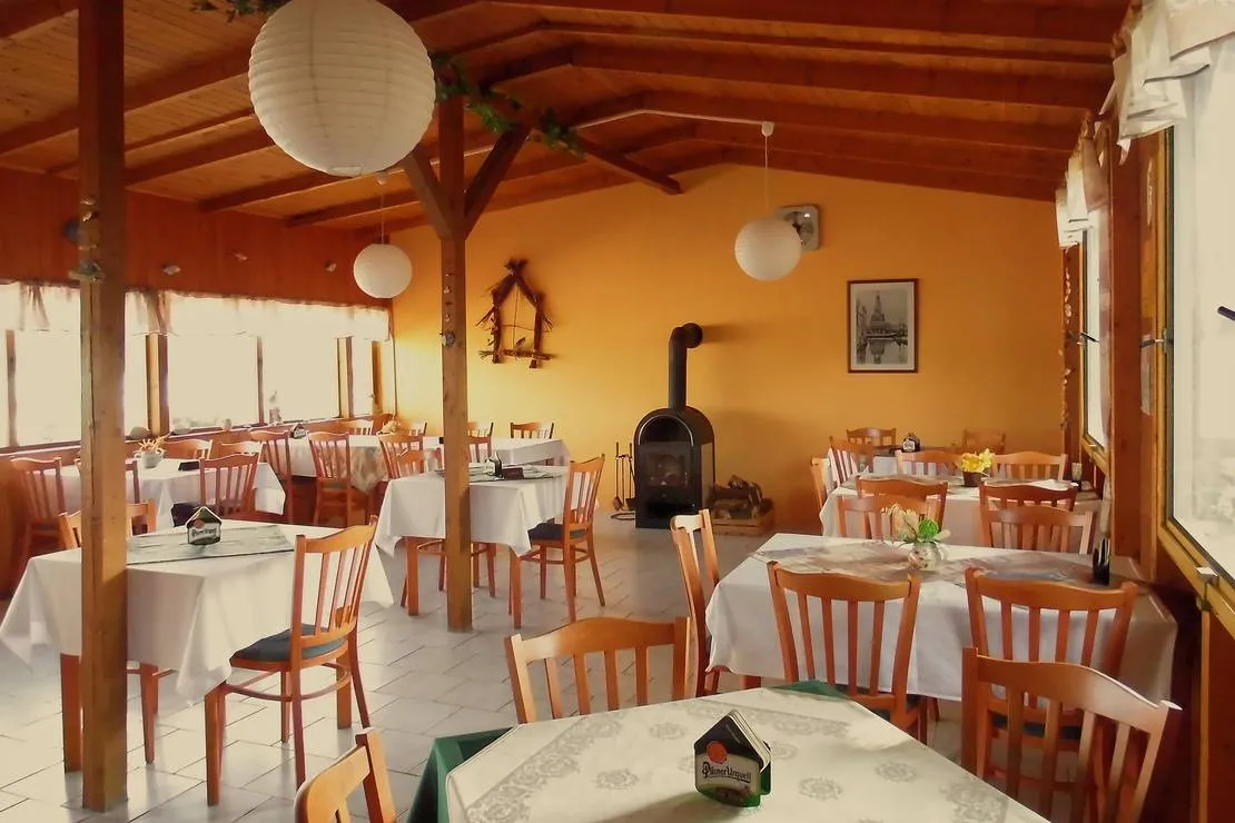 camping-am-see-vaclav-cheb-podhrad-8z2gb