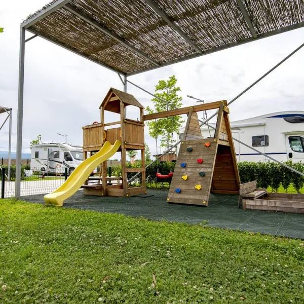 glamping-motel-alliance-plovdiv-5opi1