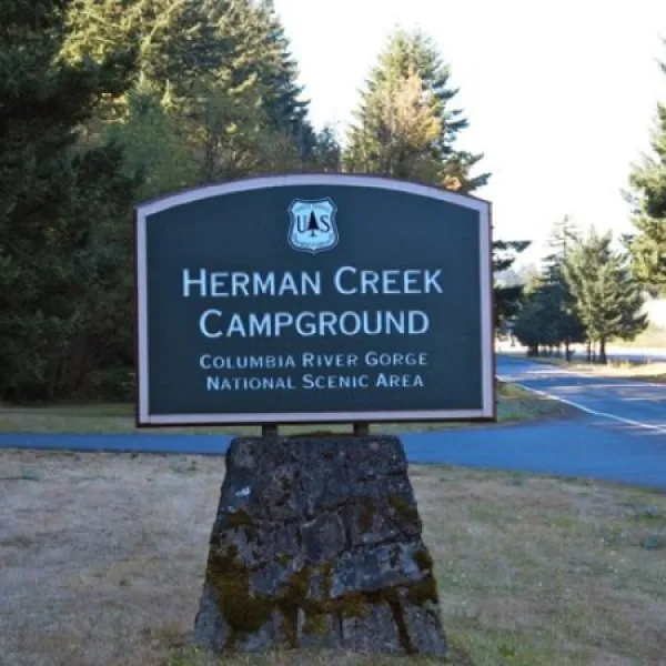 herman-creek-campground-cascade-locks-qwwvx