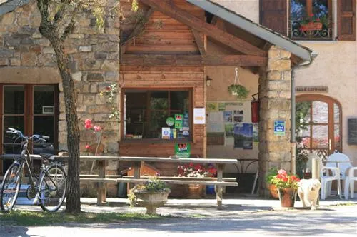 la-cascade-meyrueis-lozere-5uscl