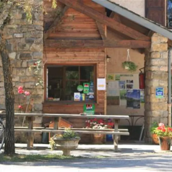 la-cascade-meyrueis-lozere-5uscl