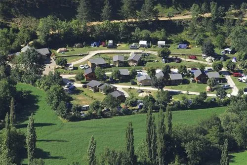 la-cascade-meyrueis-lozere-hcryt