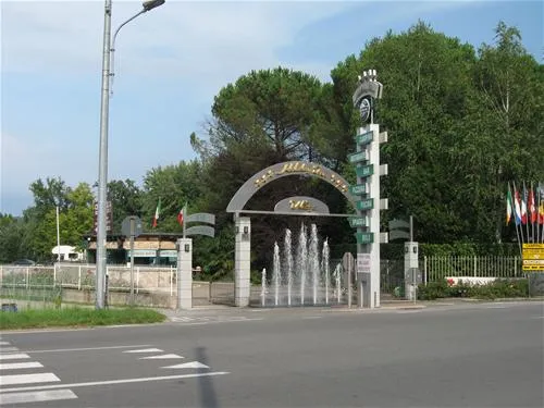 campeggio-lido-holiday-inn-dormelletto-uhsft