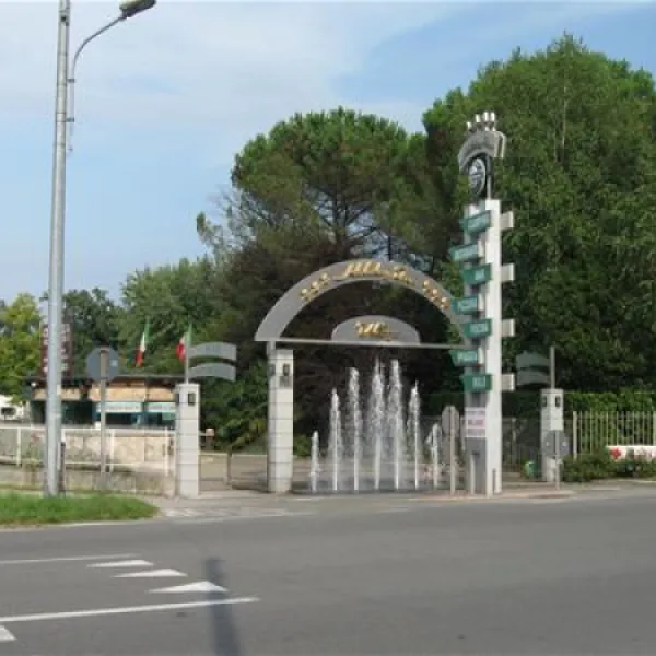 campeggio-lido-holiday-inn-dormelletto-uhsft