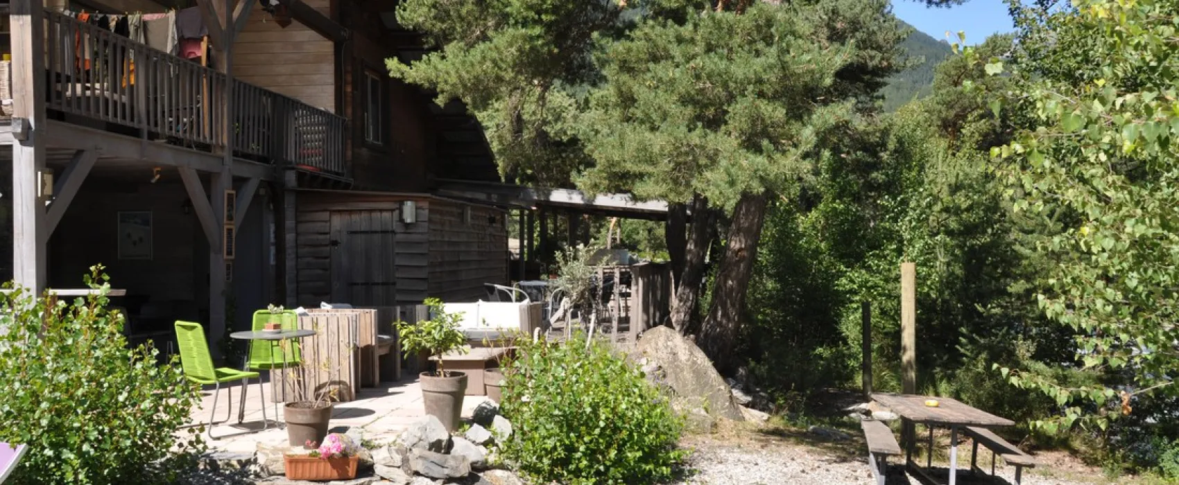 Camping River Caravaning