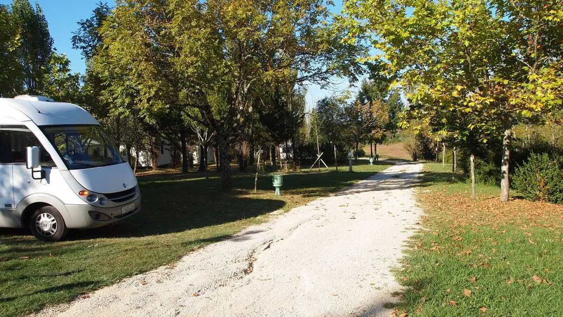 camping-les-graves-saint-pierre-lafeuille-skqdd