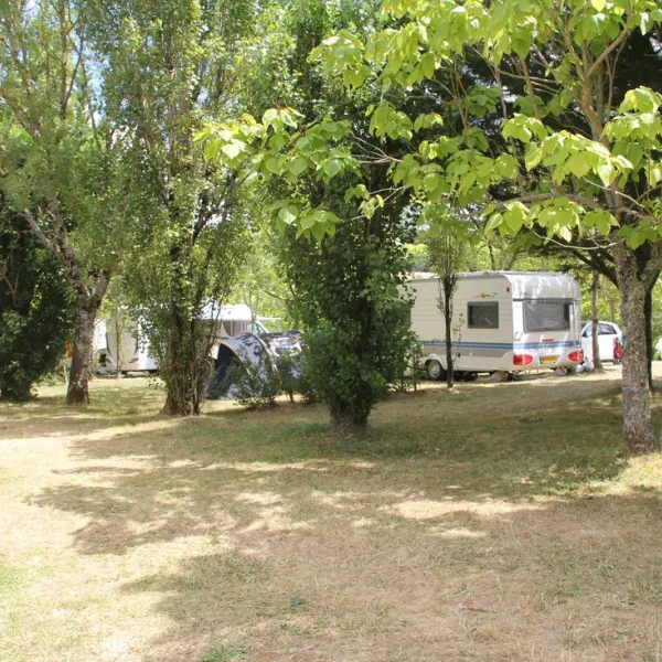 camping-les-graves-saint-pierre-lafeuille-vknmf