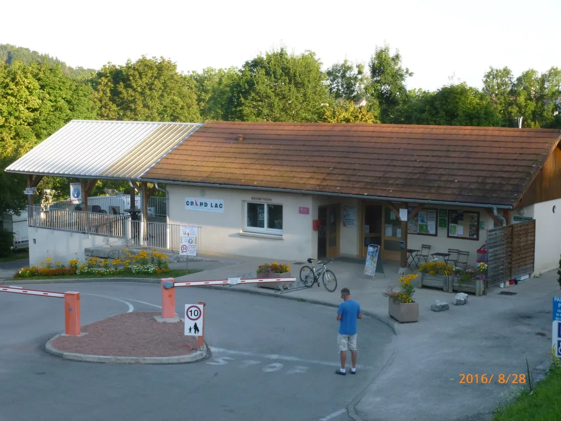 grand-lac-clairvaux-les-lacs-jura-kbb26
