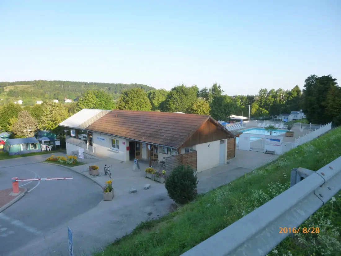 grand-lac-clairvaux-les-lacs-jura-mljwb