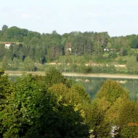 grand-lac-clairvaux-les-lacs-jura-rw2ou