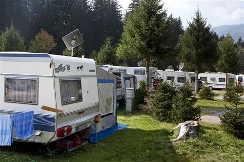 camping-residence-corones-rasenantholz-ci12m