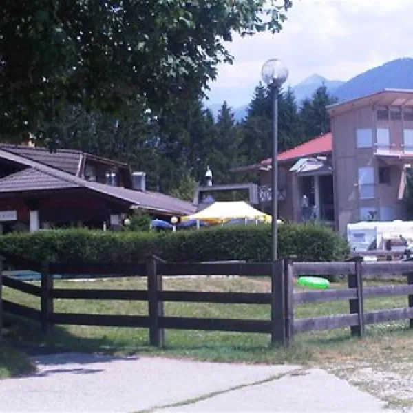 camping-residence-corones-rasenantholz-sfkos
