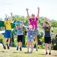 camping-le-pin-parasol-la-chapelle-hermier-loyuo