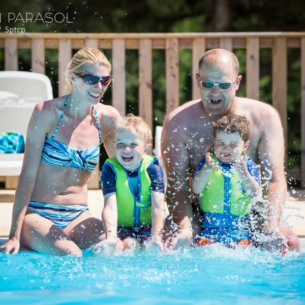 camping-le-pin-parasol-la-chapelle-hermier-yslyk