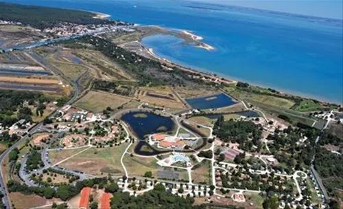 camping-village-de-vacances-la-vieille-perrotine-st-pierre-d-oleron-7vk5h