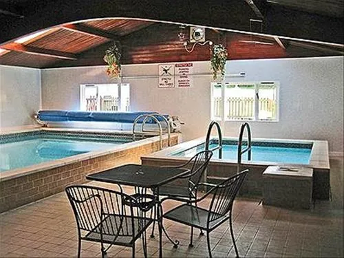 bucklegrove-holiday-park-rodney-stoke-cheddar-yttl1