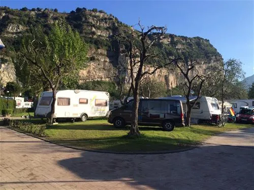 campeggio-maroadi-torbole-m8efj