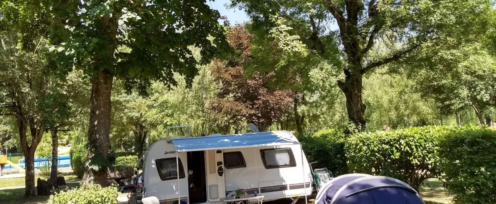 Camping des Grottes  