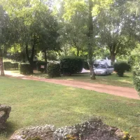 camping-des-grottes-aze-bkuum