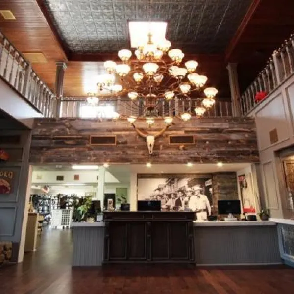 Palm Canyon Hotel & RV Resort