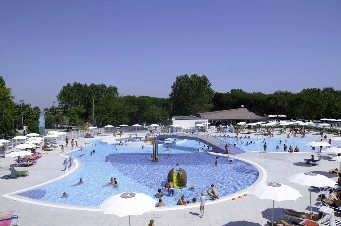 adriano-camping-village-punta-marina-terme-mzzme