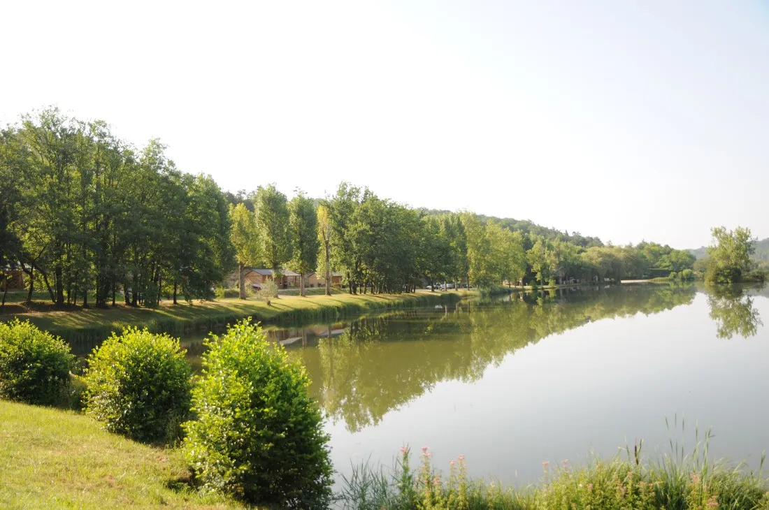 camping-le-lac-plazac-536nf