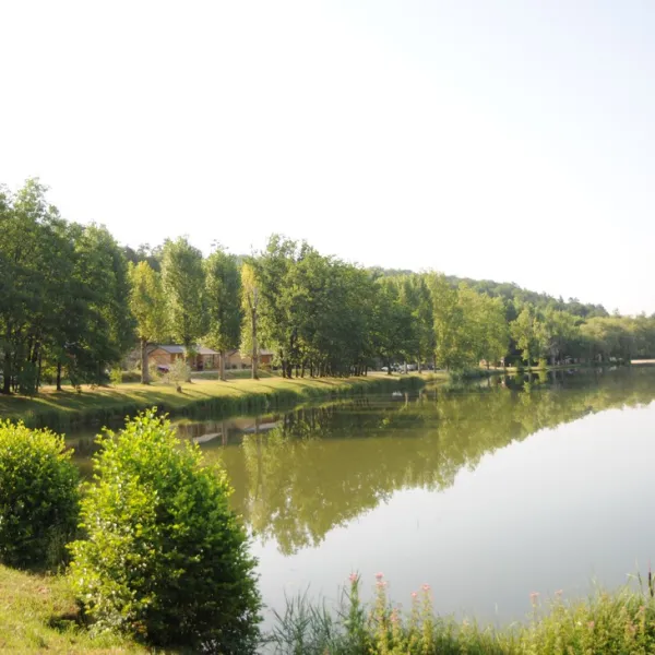 camping-le-lac-plazac-536nf