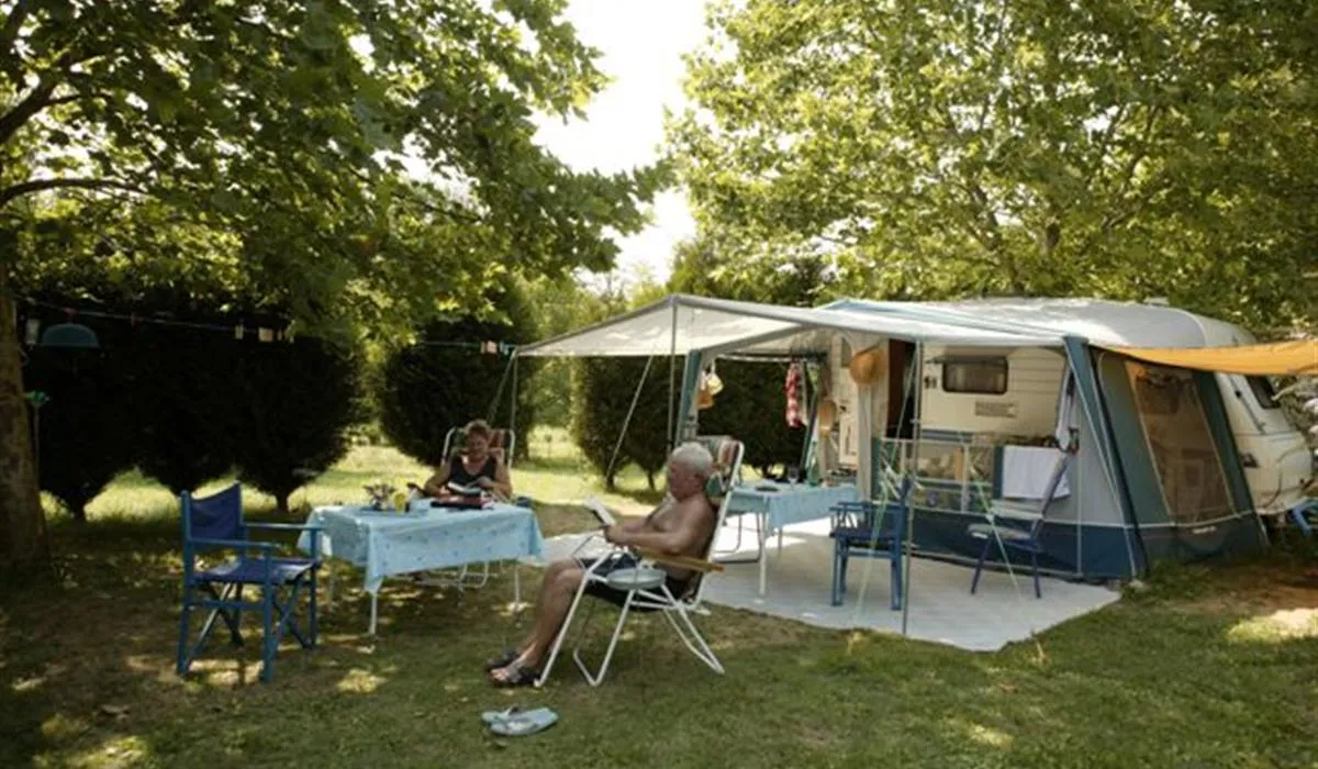 camping-le-lac-plazac-e5yuu