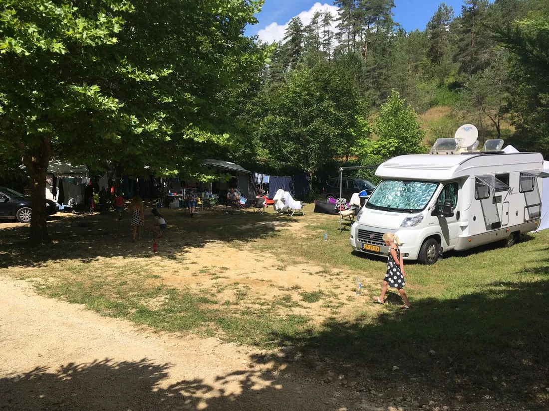 camping-le-lac-plazac-mfjpb
