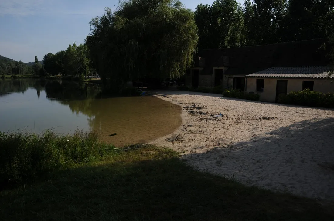camping-le-lac-plazac-u1b5m