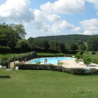 camping-le-lac-plazac-xexo3